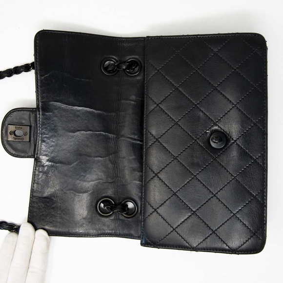 Chanel Vintage Small Lambskin So Black Flap Bag - Picture 4 of 15